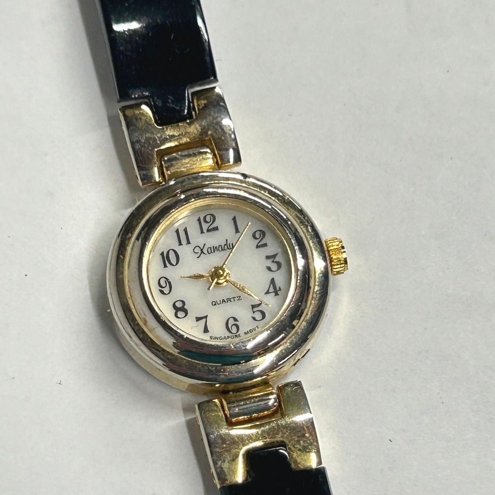 Vintage Womens Bracelet Watch Black Gold Tone Round Face‎ Quartz Dress Watch